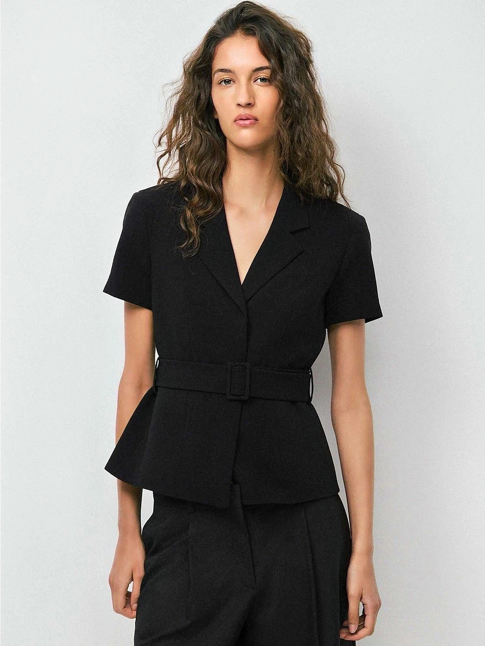 -Aritzia Babaton black Brynn shorts sleeve Japanese crepe belted wrap top
- pre